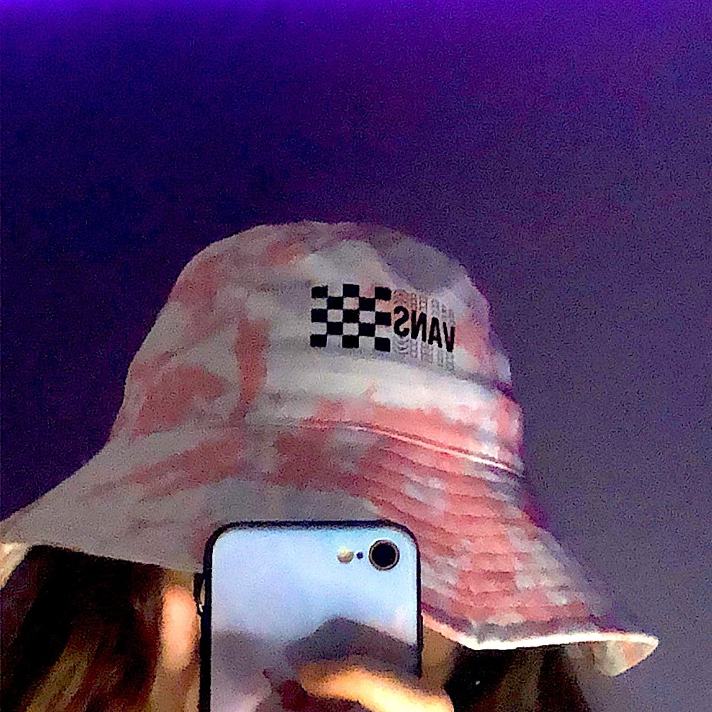 Vans off the wall bucket hat